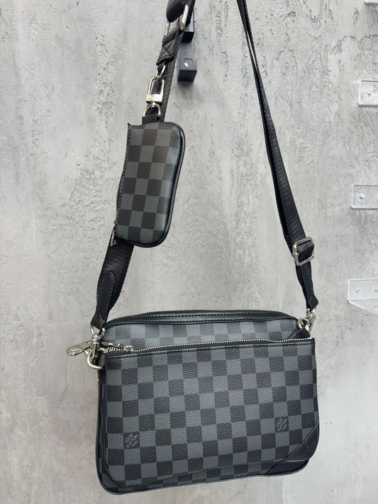 Louis Vuitton trio super clone
